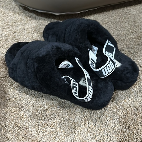 UGG FLUFF YEAH SLIDE. Size 10. Lightly used. - Picture 2 of 3